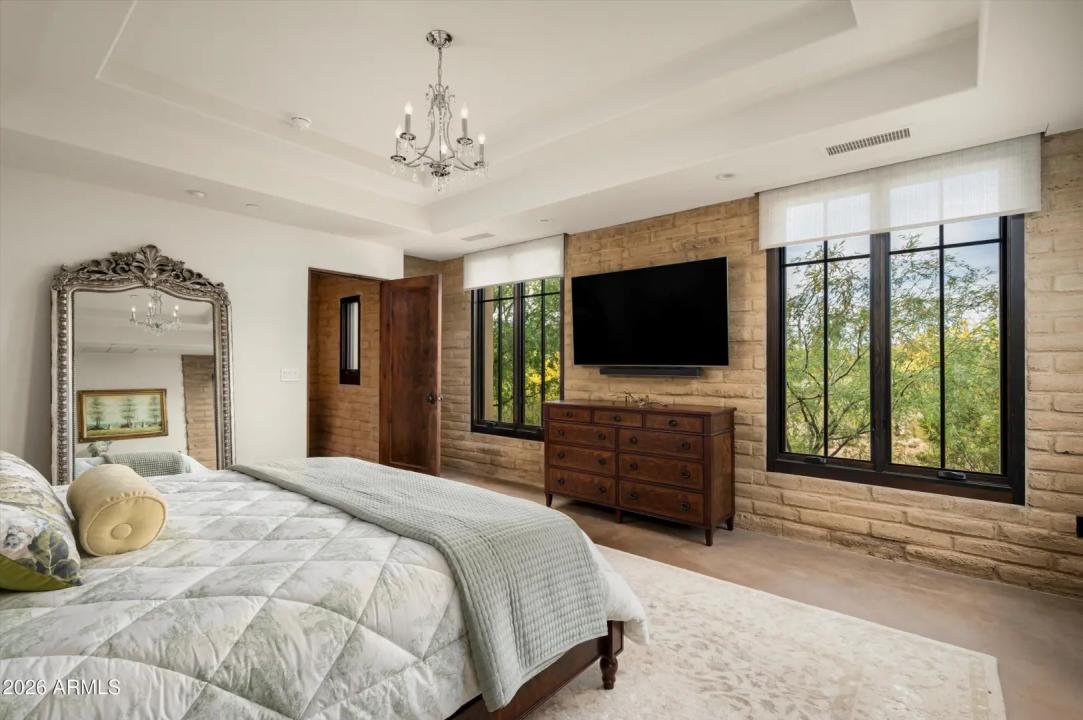 Real Estate Picture 19