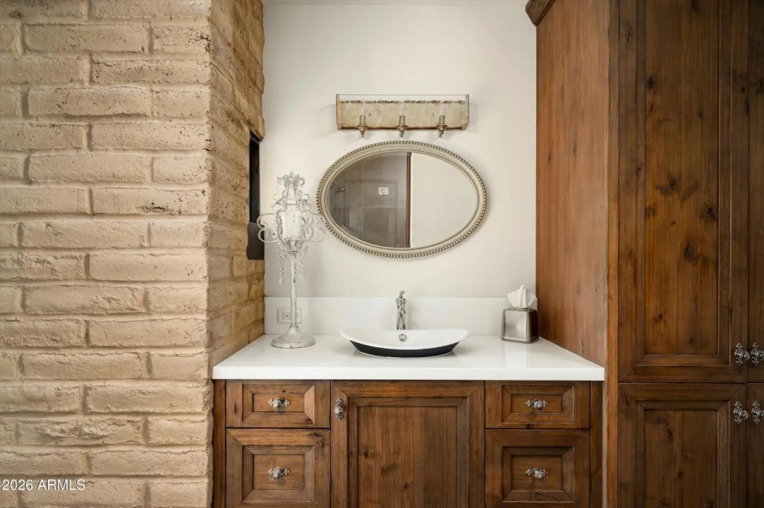 Real Estate Picture 25