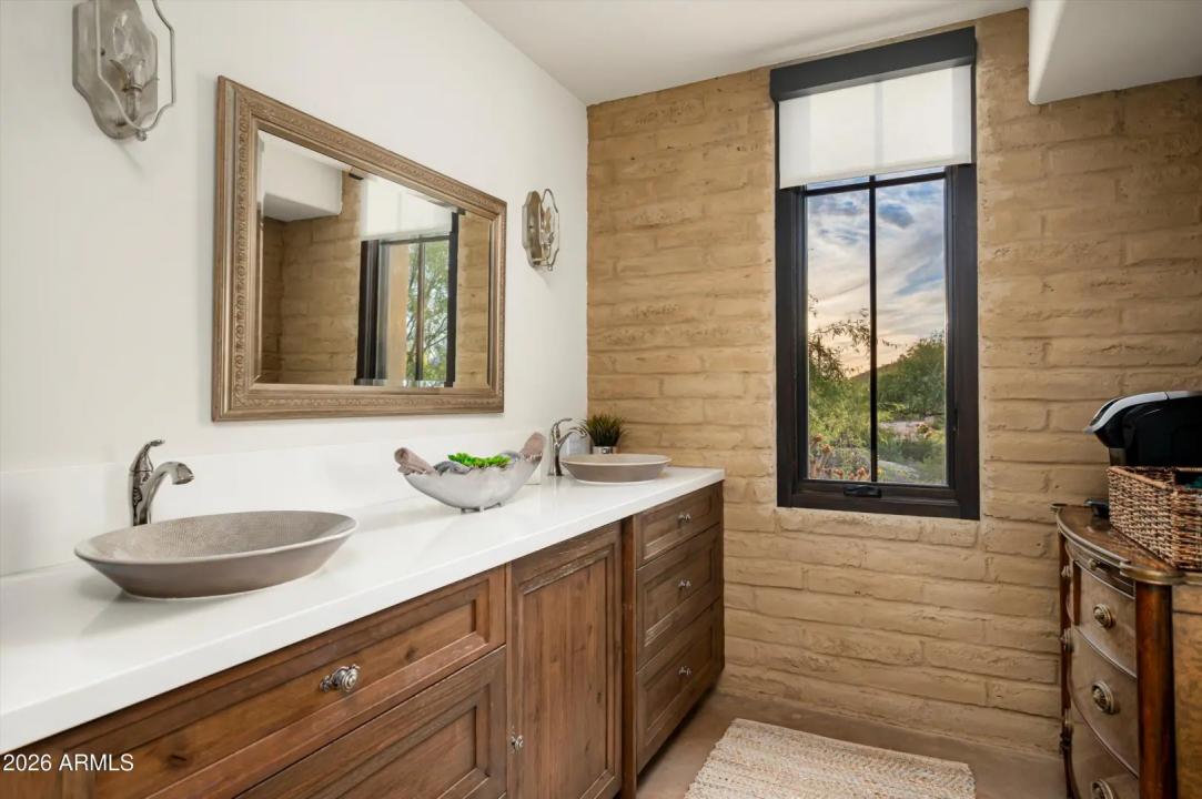 Real Estate Picture 30