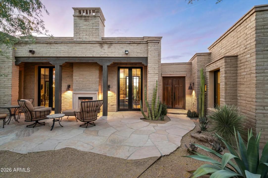 Real Estate Picture 4