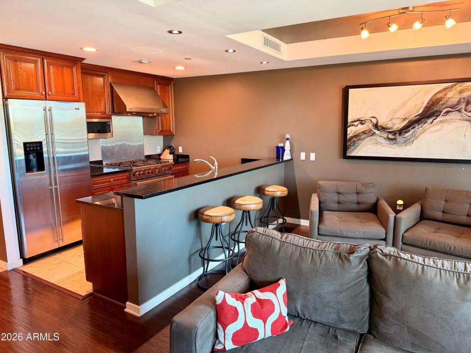 Real Estate Picture 5