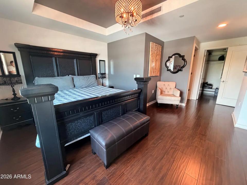 Real Estate Picture 4
