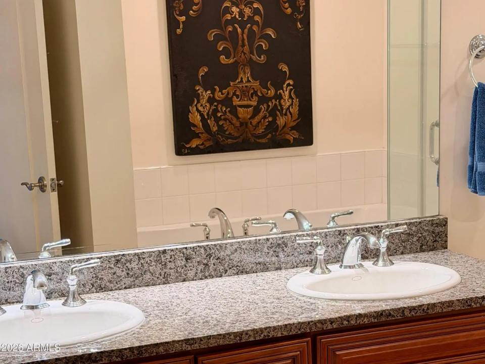Real Estate Picture 11