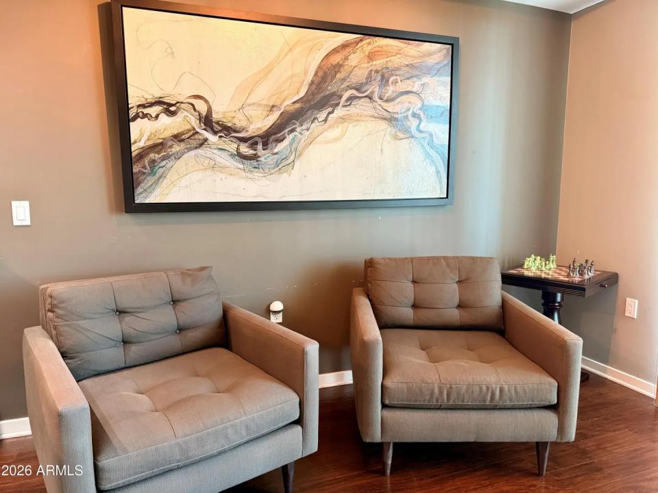 Real Estate Picture 14