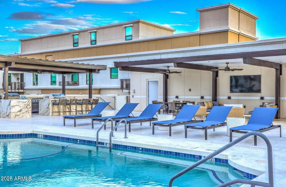Real Estate Picture 21