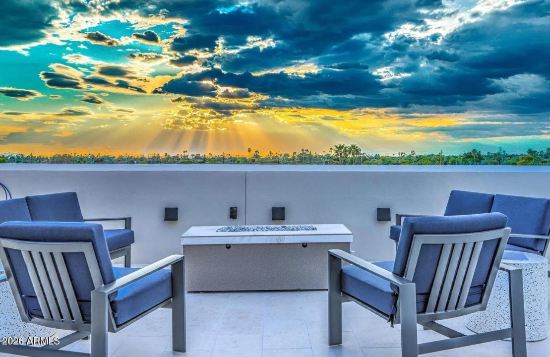 Real Estate Picture 24