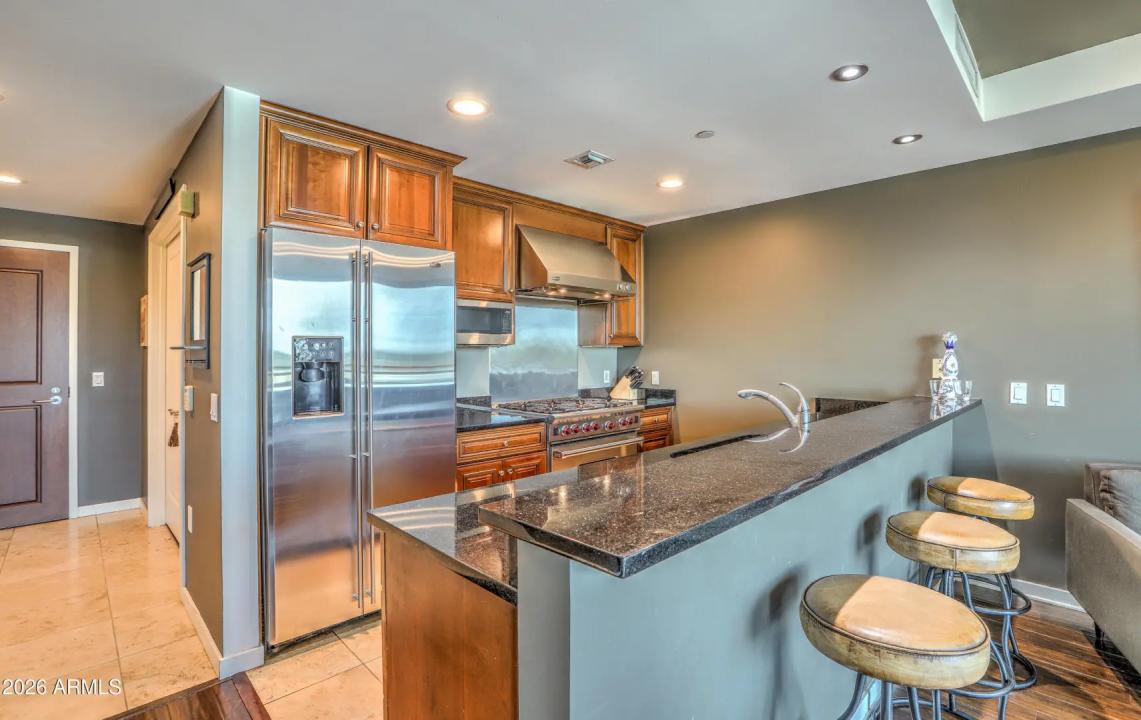Real Estate Picture 4