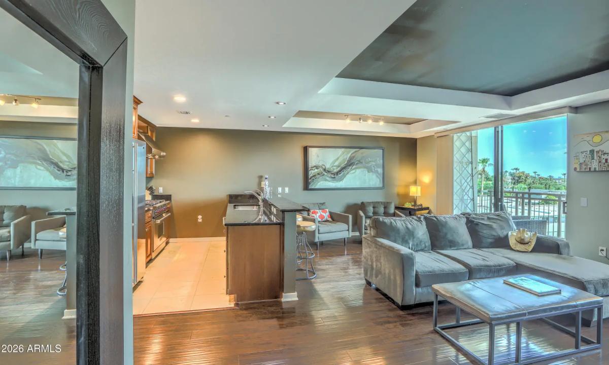 Real Estate Picture 7