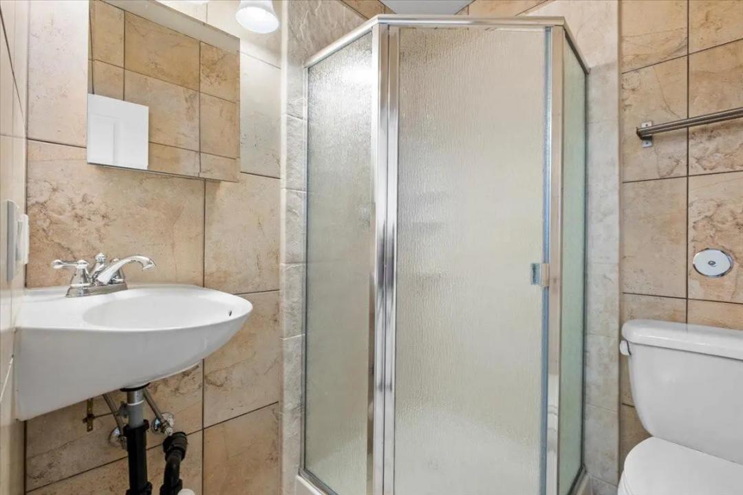 Real Estate Picture 13