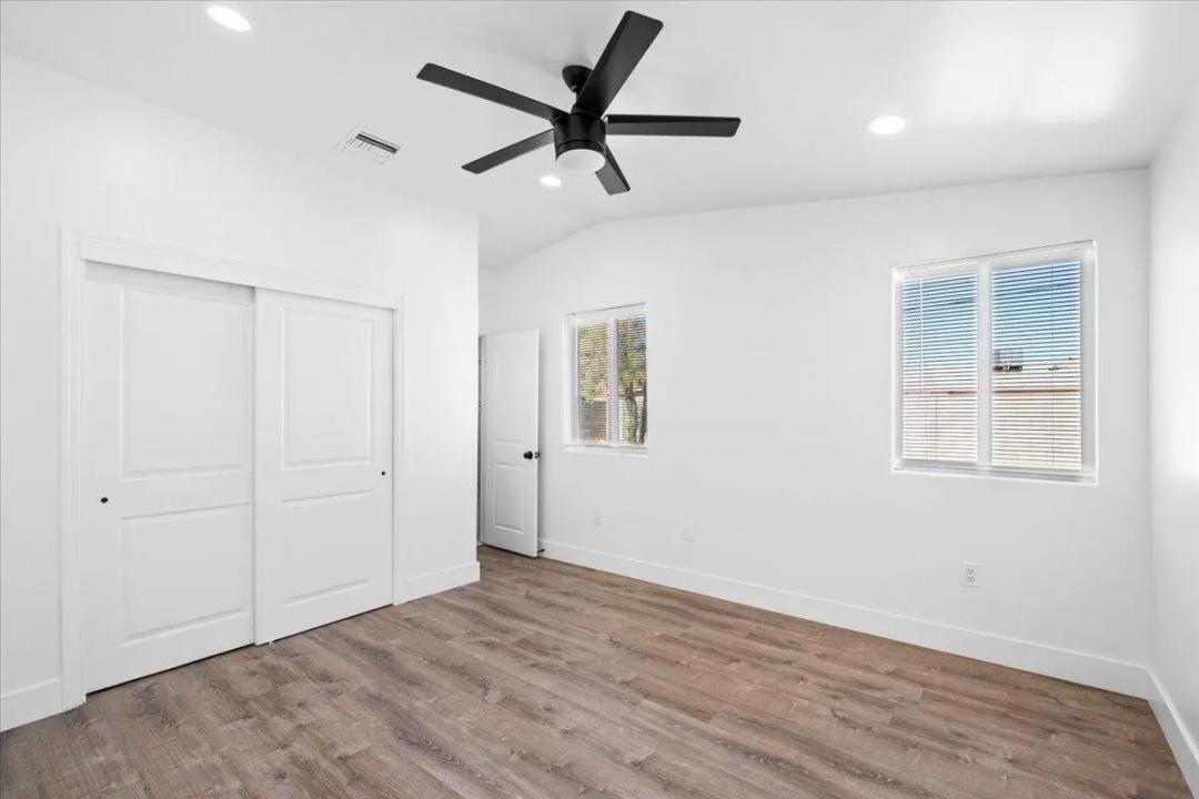 Real Estate Picture 18