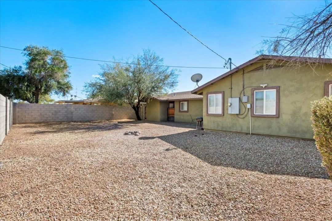 Real Estate Picture 22