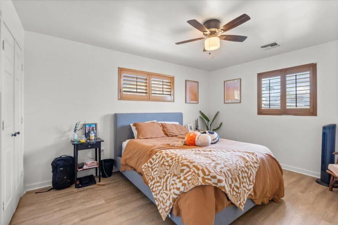 Real Estate Picture 10
