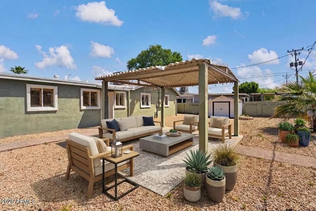 Real Estate Picture 18