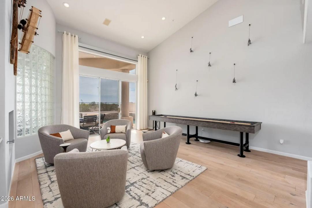 Real Estate Picture 6