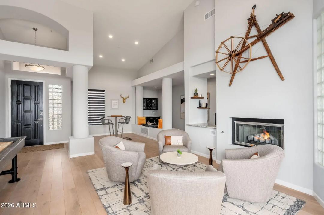 Real Estate Picture 7