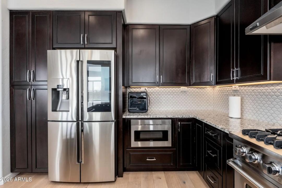 Real Estate Picture 14