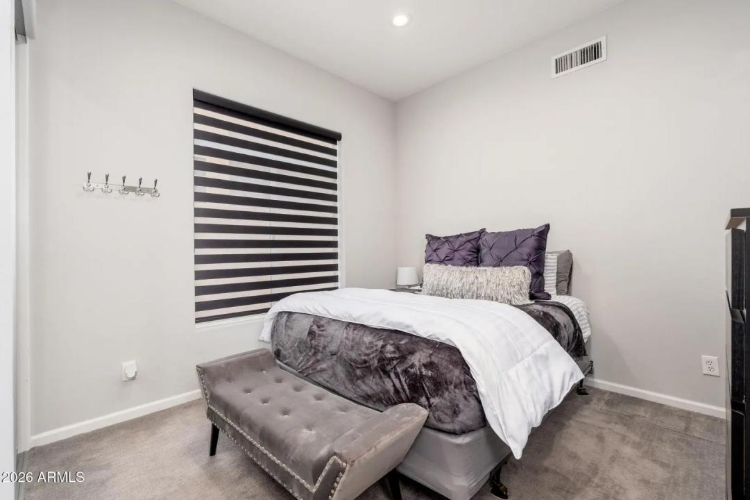 Real Estate Picture 29