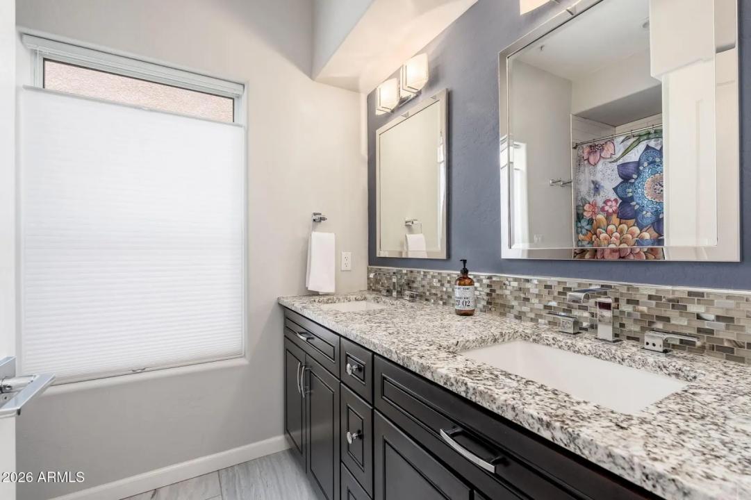 Real Estate Picture 32