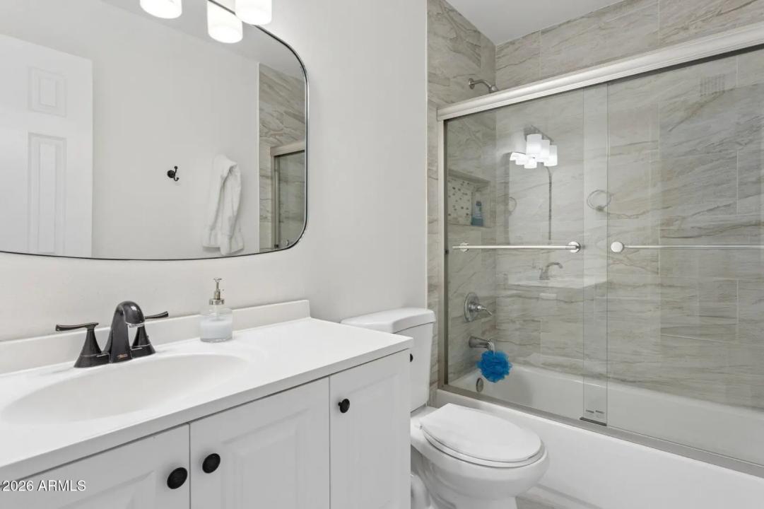 Real Estate Picture 14