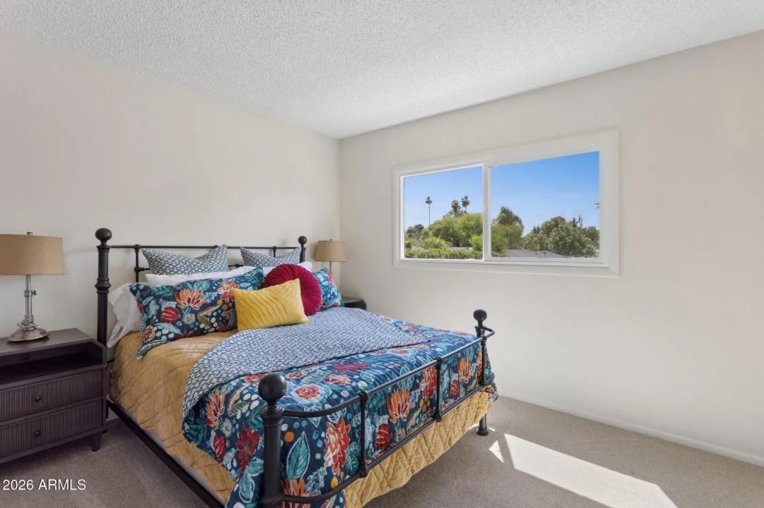 Real Estate Picture 12