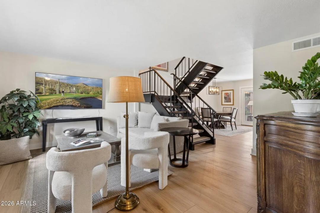 Real Estate Picture 7