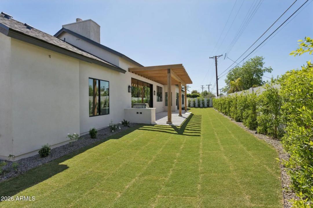 Real Estate Picture 32