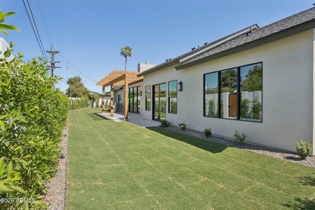 Real Estate Picture 33