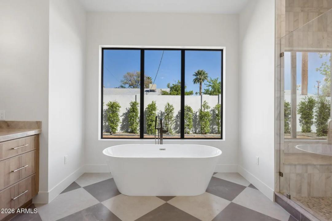 Real Estate Picture 13