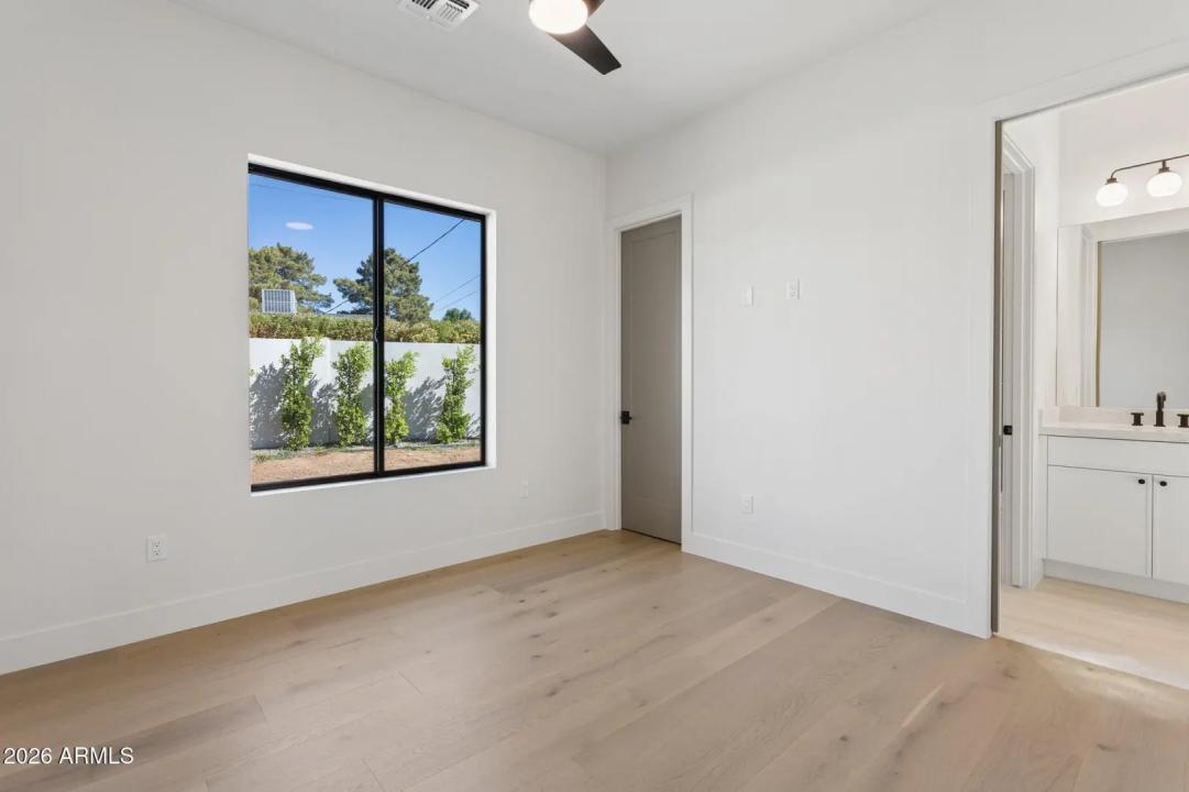 Real Estate Picture 27
