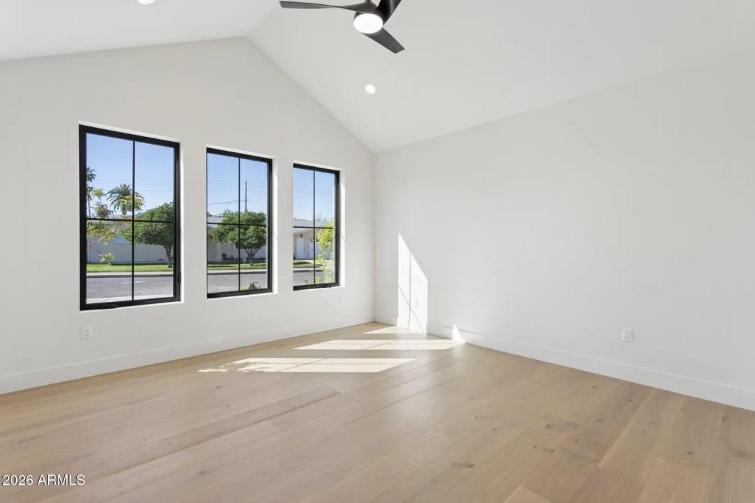 Real Estate Picture 19
