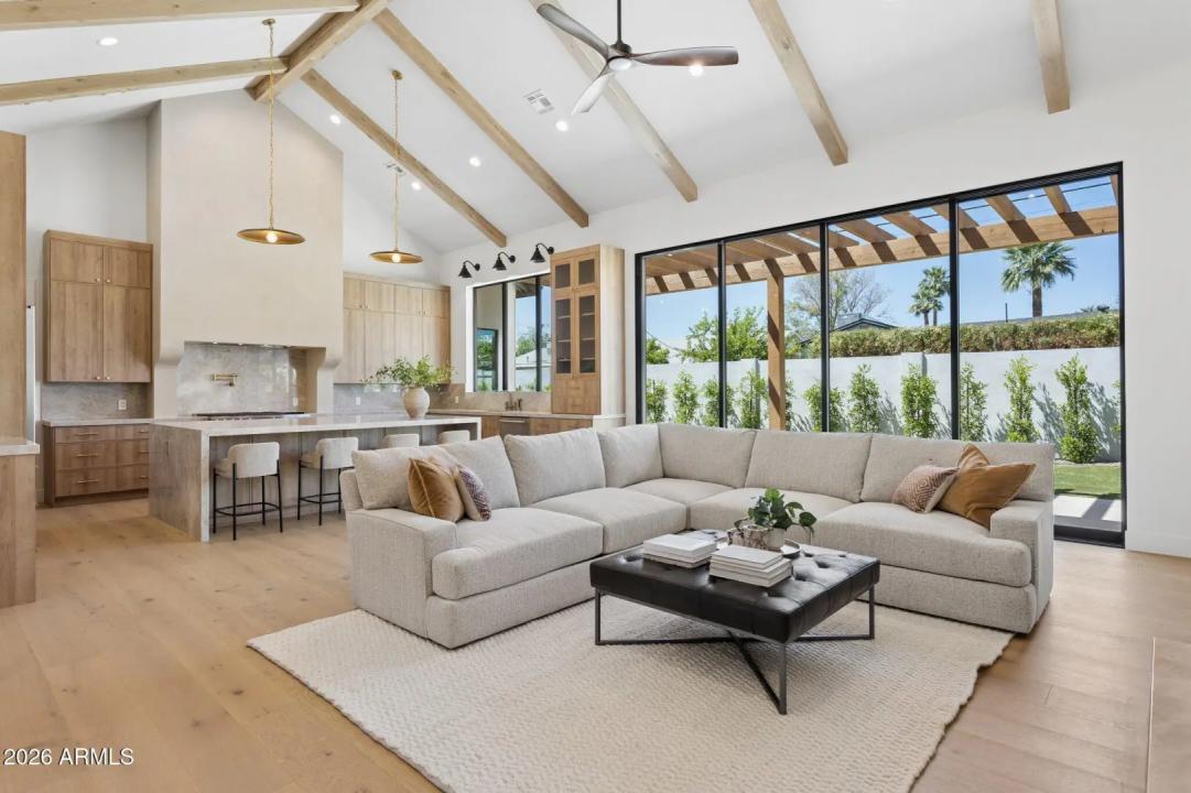Real Estate Picture 8
