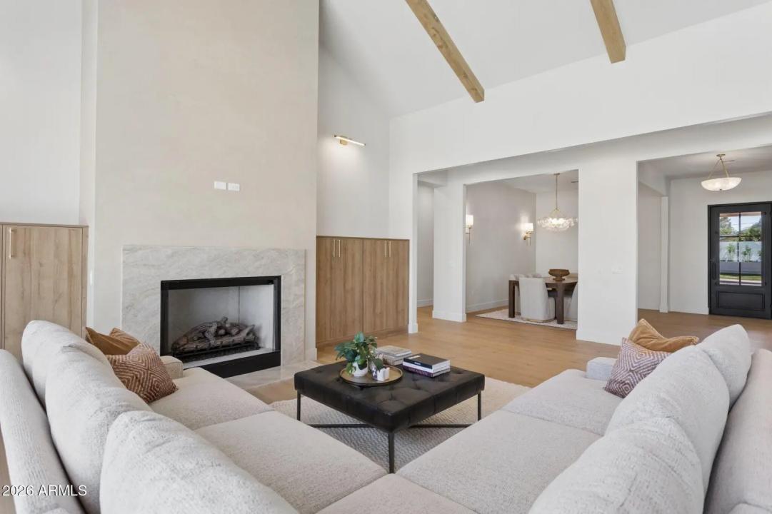 Real Estate Picture 9
