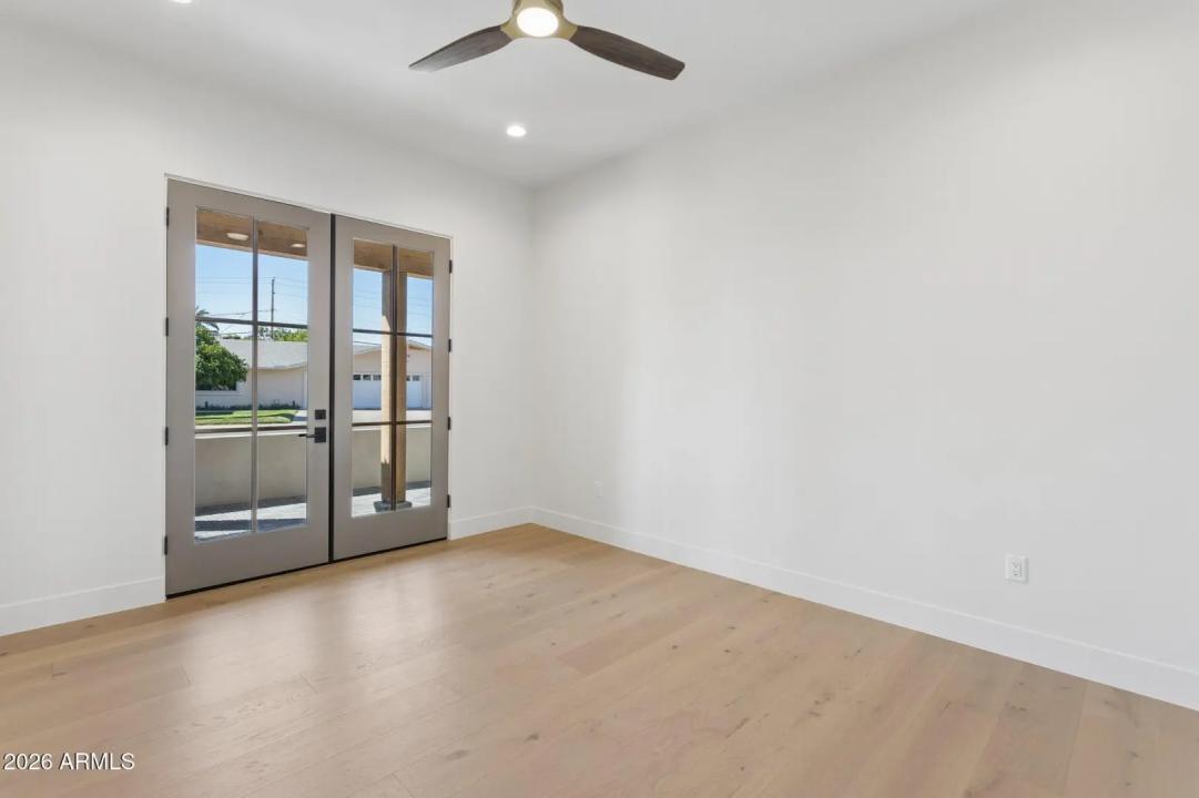 Real Estate Picture 18