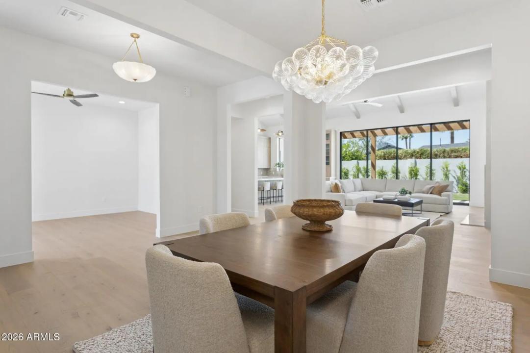 Real Estate Picture 11