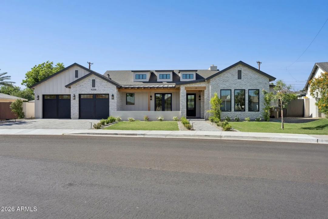 4206 E WHITTON Avenue Phoenix AZ 85018