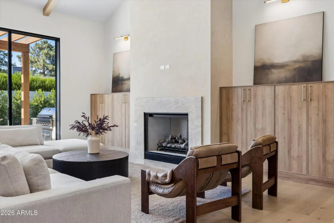 Real Estate Picture 11