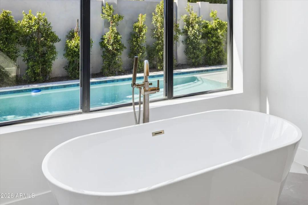 Real Estate Picture 21