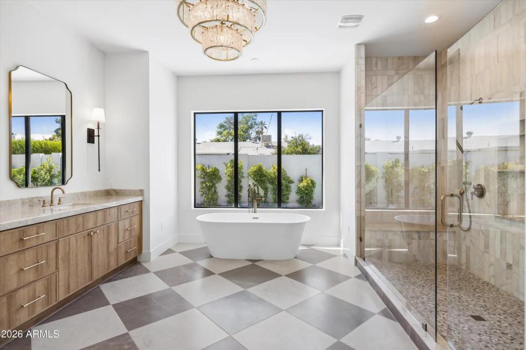 Real Estate Picture 18