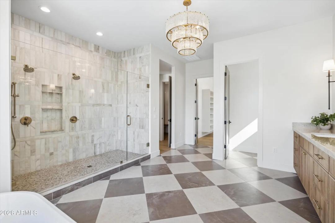 Real Estate Picture 24