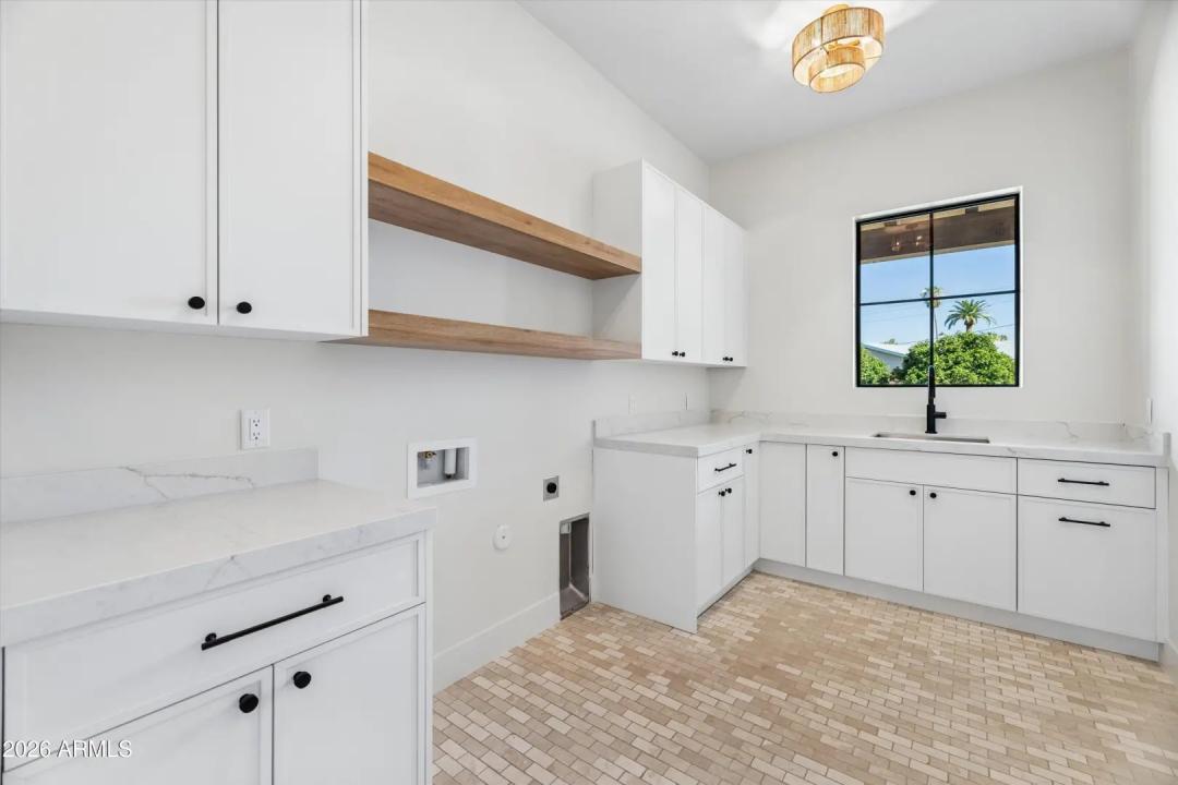 Real Estate Picture 39