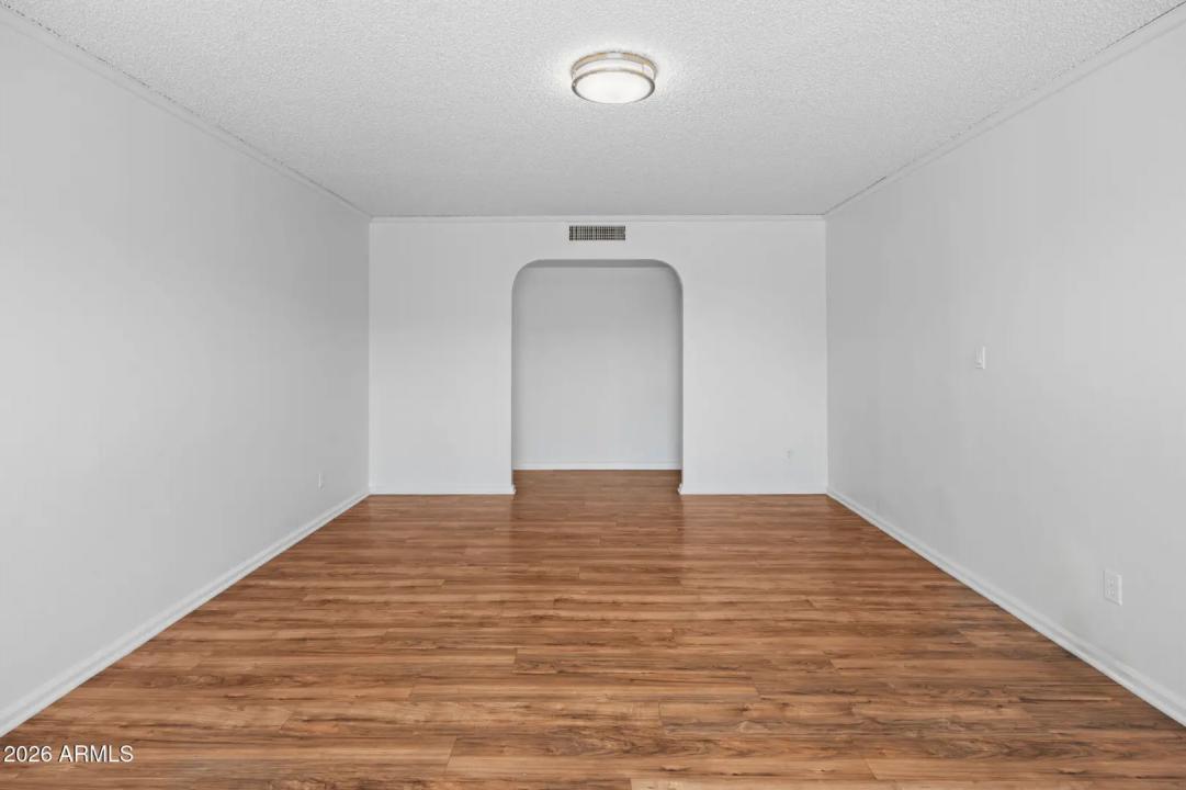 Real Estate Picture 6