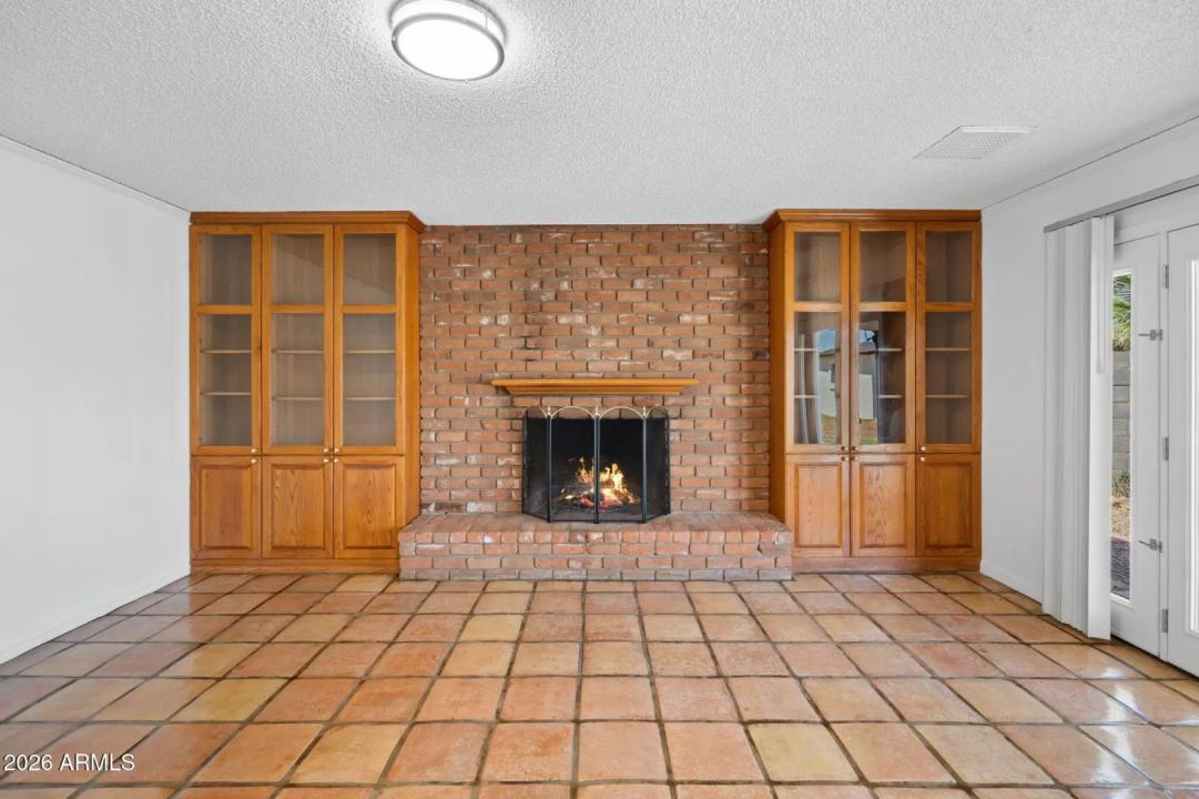 Real Estate Picture 9