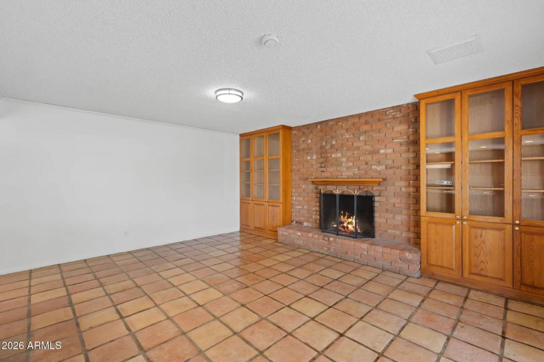 Real Estate Picture 10