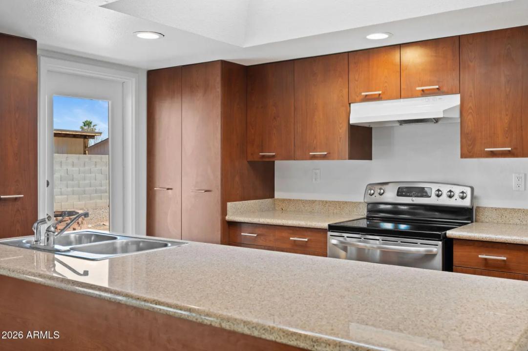 Real Estate Picture 13