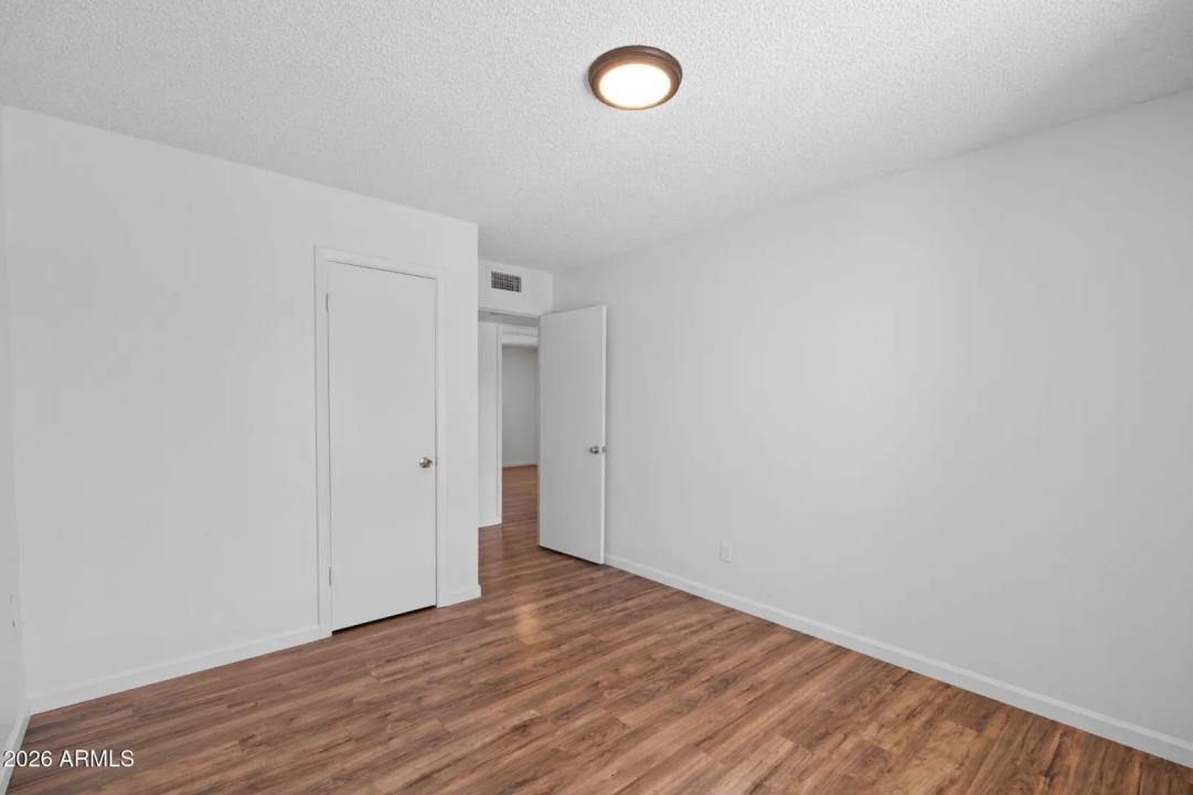 Real Estate Picture 17