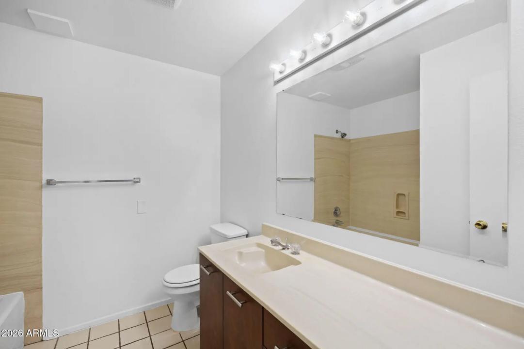 Real Estate Picture 22