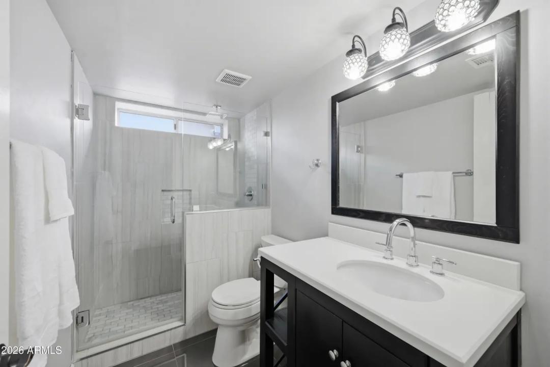 Real Estate Picture 12