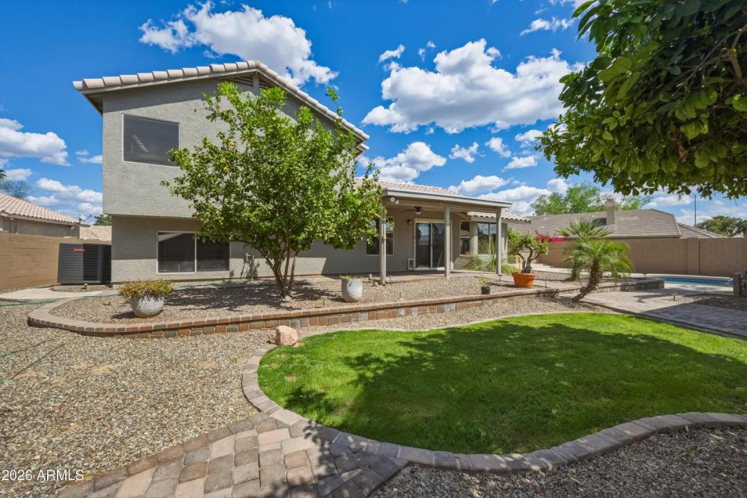 Real Estate Picture 25