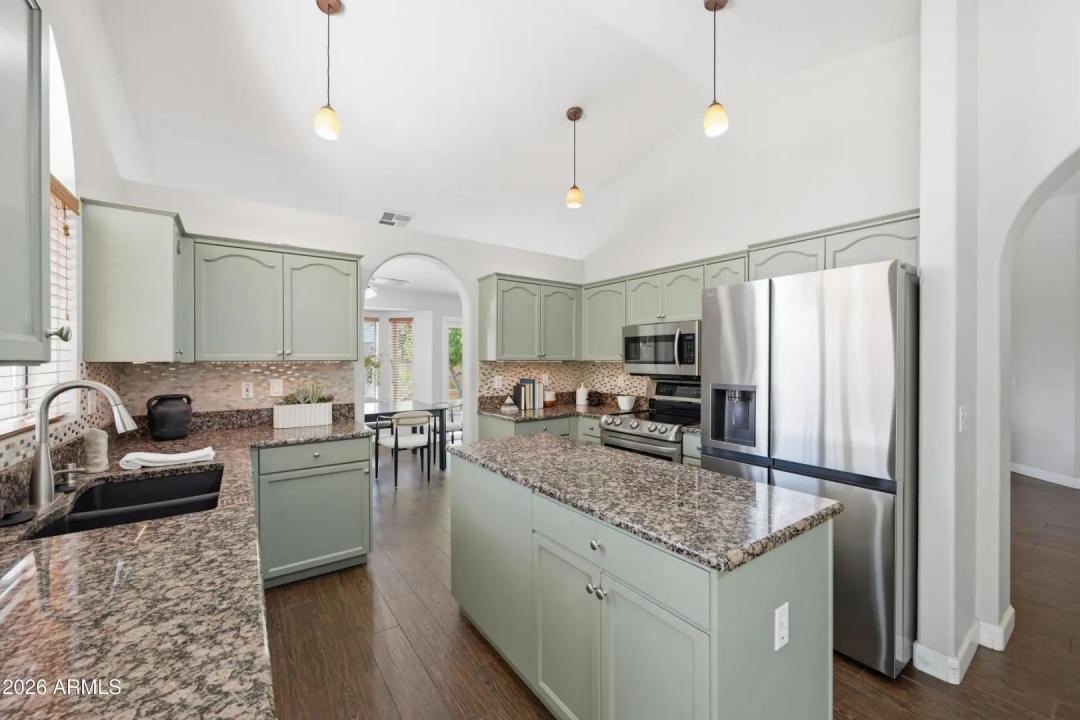 Real Estate Picture 5