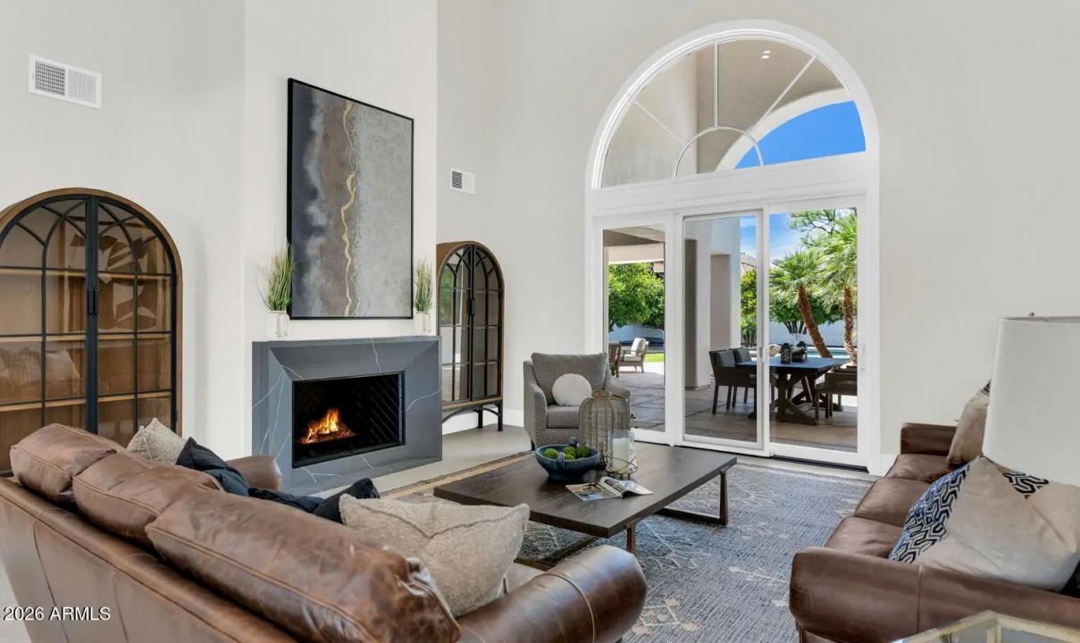 Real Estate Picture 7